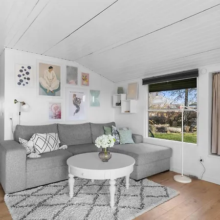 Semesterbostad Justina - 200m From The Sea By Interhome